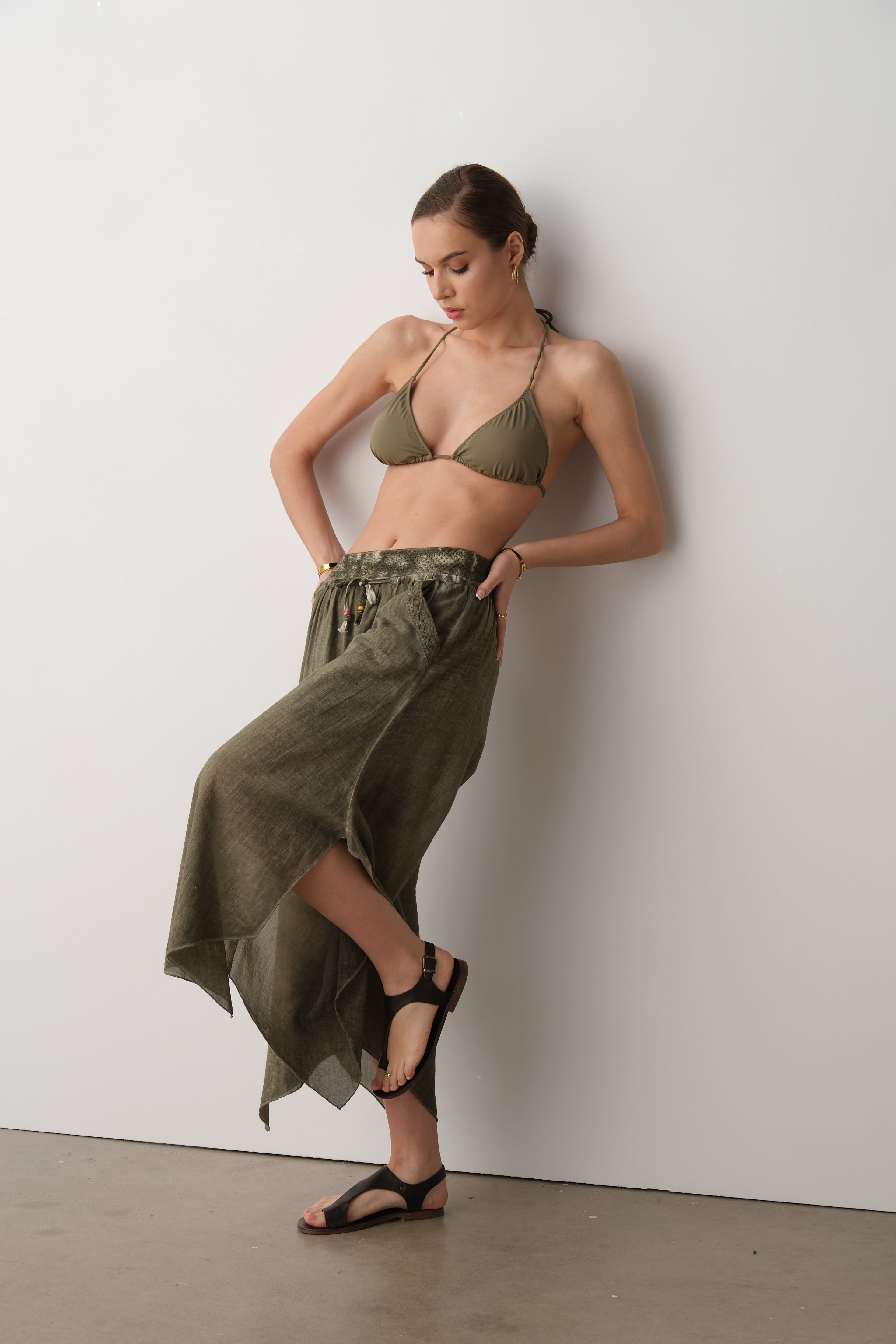 Mira – Woman Cropped Trousers