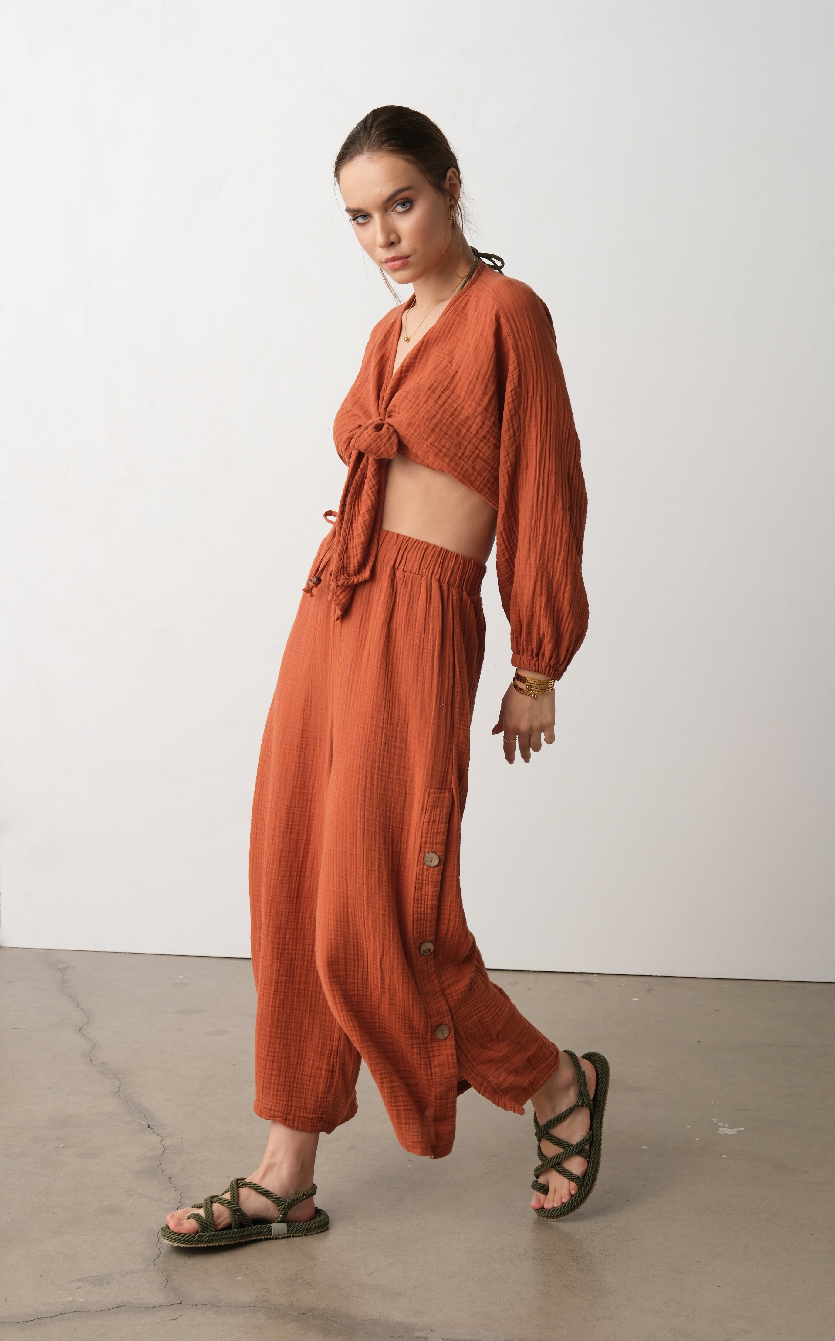 Ruya – Woman Crop Top
